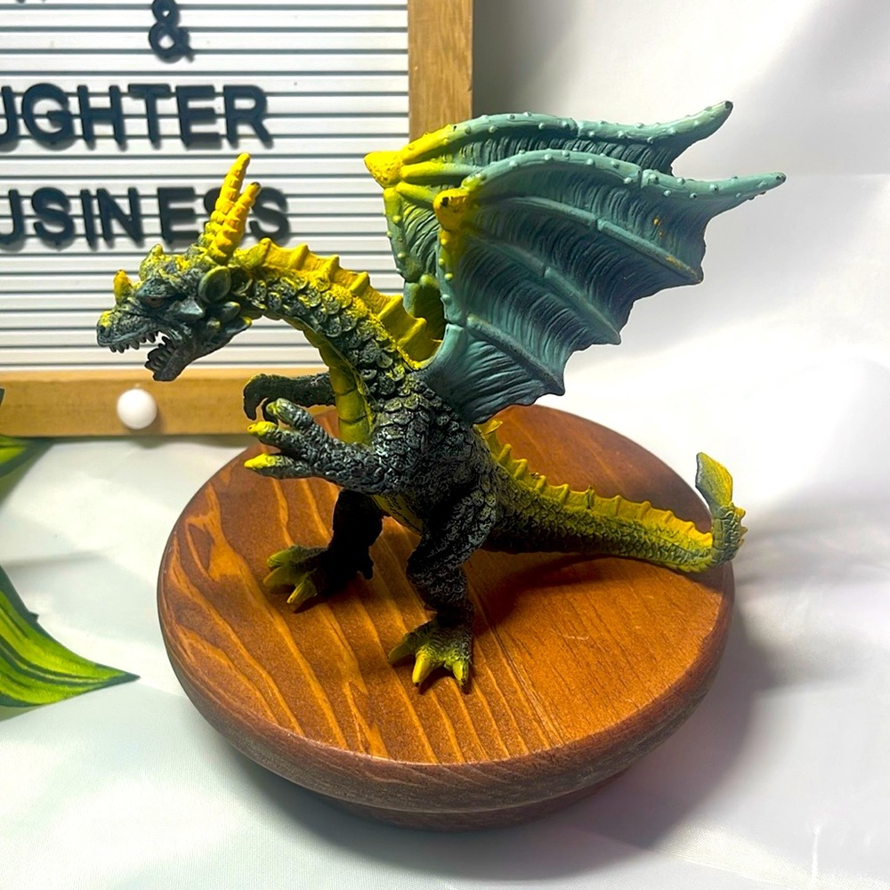 Dark Dragon 5” Figure Figurine 2017 Toy Major Trading Medieval Fantasy.